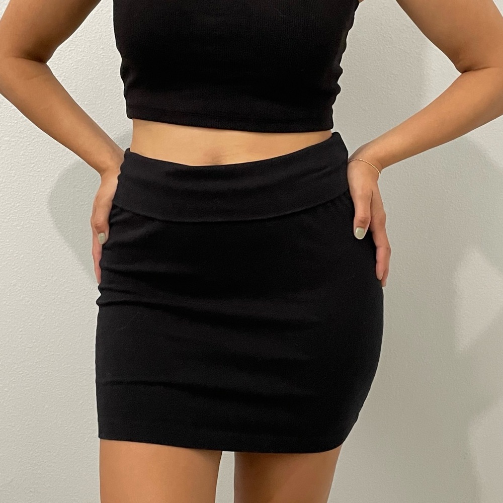 Charlotte Rouse mini black skirt